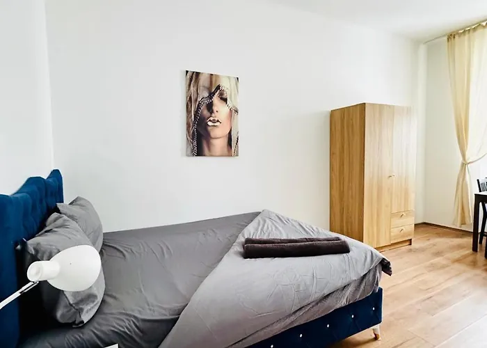 Chic Retreat Near Augarten Park *