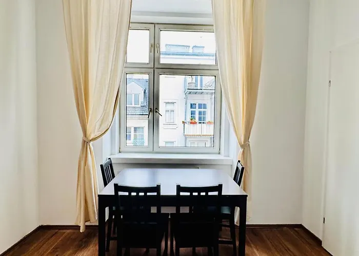 Chic Retreat Near Augarten Park דירה