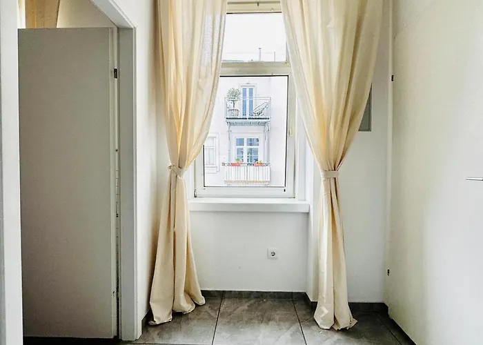 דירה Chic Retreat Near Augarten Park