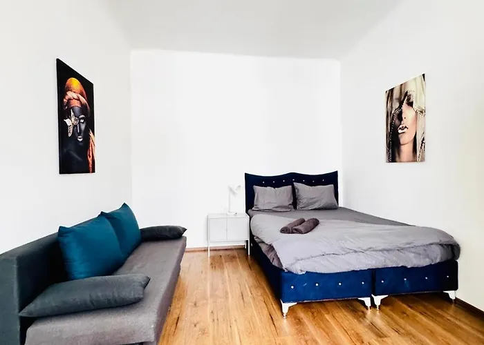 Chic Retreat Near Augarten Park דירה